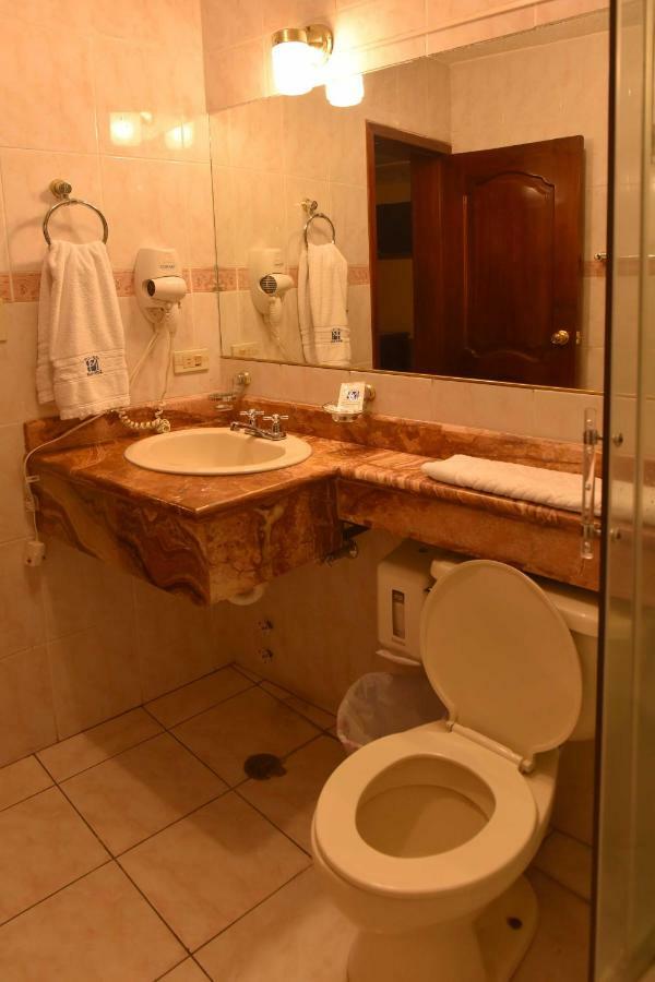 Hotel Makroz Latacunga Ngoại thất bức ảnh